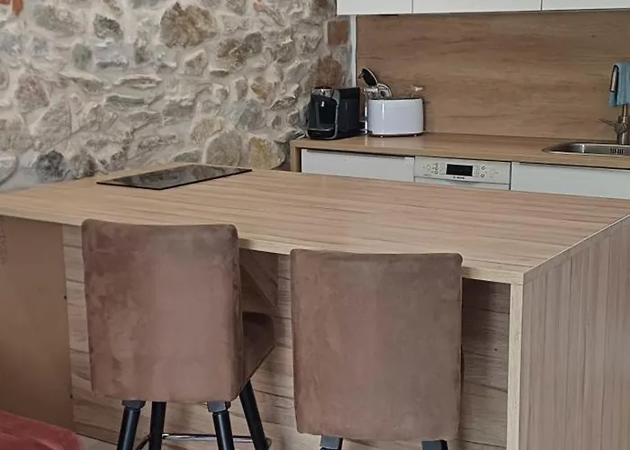 Lucia Stone House In The Center Of Modry Vila *